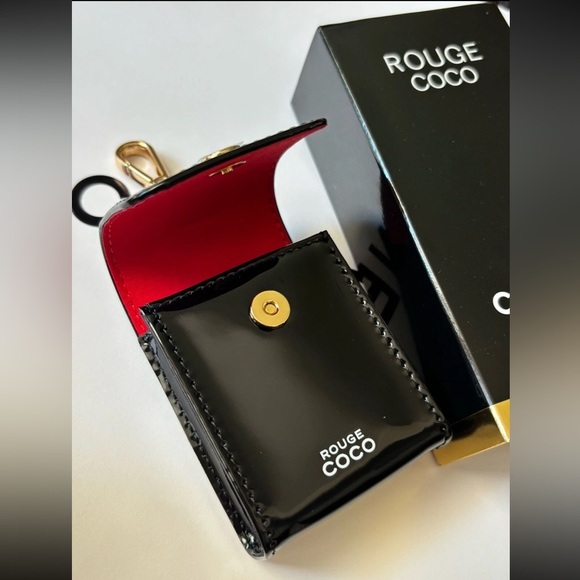 Black Patent Rouge Coco Pouch - Picture 9 of 10